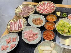 -臻牛烤肉