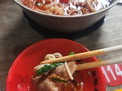 -铁锅哥米线