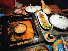 -老牌坊云南鱼豆花火锅(哈西万达店)