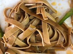 -亮亮面馆(经六路店)