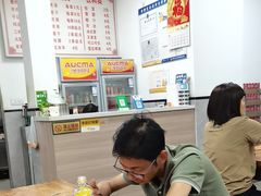 -何记酿皮店(西流湾店)