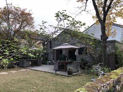-田园东方蜜桃村的田野营地