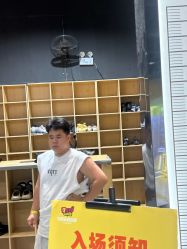 -飞吧潮玩运动蹦床游乐场