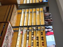 -优医视平价眼镜蔡司依视路折扣工厂店(德胜门店)