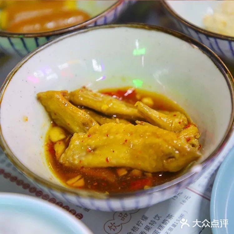 这家甜品自助也太爱了吧[调皮]饭量小的话别来[调皮]