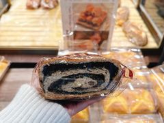 芝麻核桃全麦包-Ole 面包房(华润万象城店)