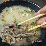 我们算是慕名而来，这应该是第四次来万红路羊汤了