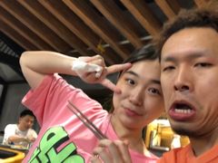 -海吃海喝海鲜烤肉餐厅