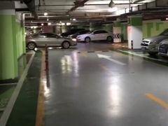 -北京华联万柳购物中心-停车场