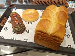 -HOT CRUSH趁热集合·现烤面包(上海环球港店)