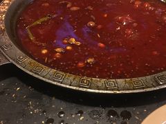 -茅草房·河畔园林火锅