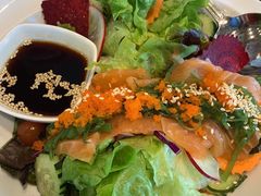 -Chom Cafe and Restaurant