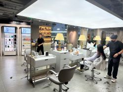 -变画·发型STUDIO