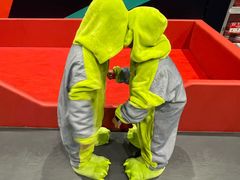 -极限PLAY运动娱乐新世界·团建派对潮玩休闲馆·室内蹦极高空游乐园