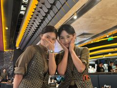 -雍容荟帝王蟹活龙虾展台自助(IFS黑金店)