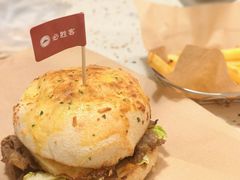 -必胜客(大坪英利店)