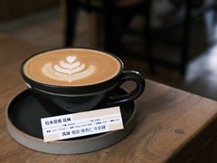 -彳亍咖啡·这里(水湾路店)