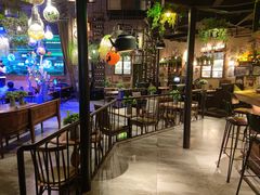 -临界音乐酒馆·小龙虾·江湖菜(华熙LIVE·鱼洞店)