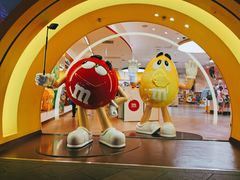 -m豆巧克力世界(上海世茂广场店)