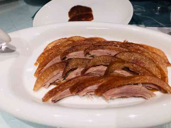 京川烤鸭酒楼-"[薄荷]环境:里面分了几个园,头顶是透明.