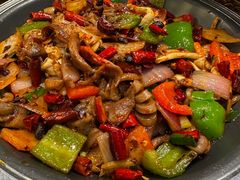 -老滇山寨•云南特色菜•地方菜•民族风情歌舞表演(金碧店)