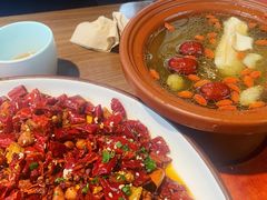 -有红鸡毛店·川菜(建设路店)