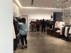 -URBAN REVIVO(上海中庚漫游城店)