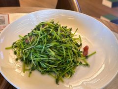 鸡油腊味炒豆苗-潮界(凯德晶萃店)