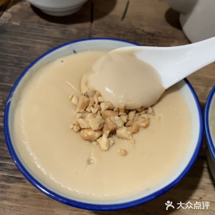 在广州｜一家有点破到巨好喝的糖水铺