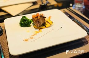 Classic Roasted Lamb Rack