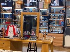 -肆兮眼镜·蔡司·徕卡战略合作店(大坪店)