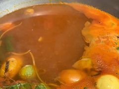 -野山舂·贵州现舂酸汤火锅(鸿通城店)