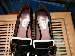 -京伟修鞋洗鞋奢侈品皮具护理店