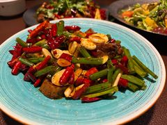 -曼听小寨海鲜烧烤·大连辣炒大王(盖州街店)