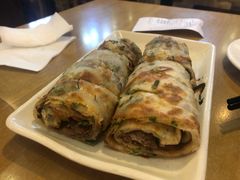 葱饼卷牛肉-台北楚楚园馅饼粥(虹桥南丰城店)