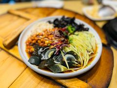 -万里闯关东铁锅炖菜馆(高新旗舰店)