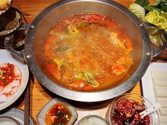 -野山舂·贵州现舂酸汤牛肉(鸿通城店)
