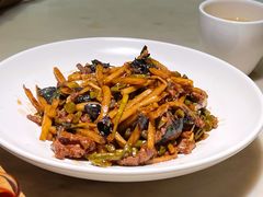 酸笋紫苏炒牛肉-桂小厨广西菜(水晶城店)