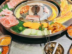 -哈哈碳都·牛肋条无限自助烤肉(台江万达店)