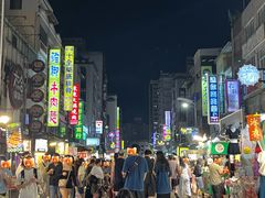 -六合夜市