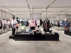 -URBAN REVIVO(西安Momopark店)