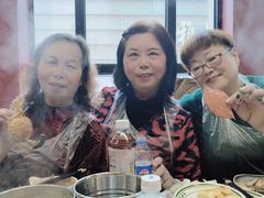 -四囍码头海鲜烧烤自助火锅(外滩南京东路悦荟广场店)