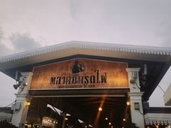 -席娜卡琳火车铁道夜市