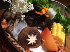 豪华时蔬拼-雾漫川城重庆火锅(上和商业广场店)
