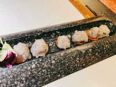 手作咸蛋黄虾滑-哥老官重庆美蛙鱼头(松江地中海十八哥店)