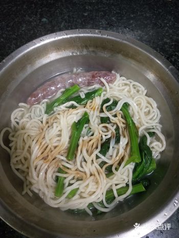 腊肠mix面条，有什么吃什么的宵夜时刻