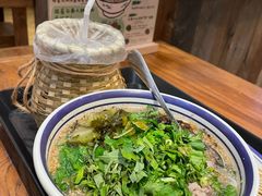 -云阿蛮云南生烫牛肉米线(奉贤路店)