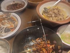 -富正毅三下锅·湘西韵味(天门山索道店)