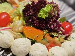 奶酪球沙拉-申德勒加油站餐厅(三里屯北小街店)