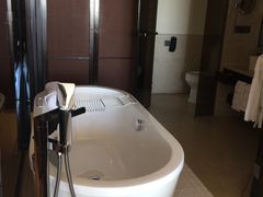 -三亚湾海居铂尔曼度假酒店